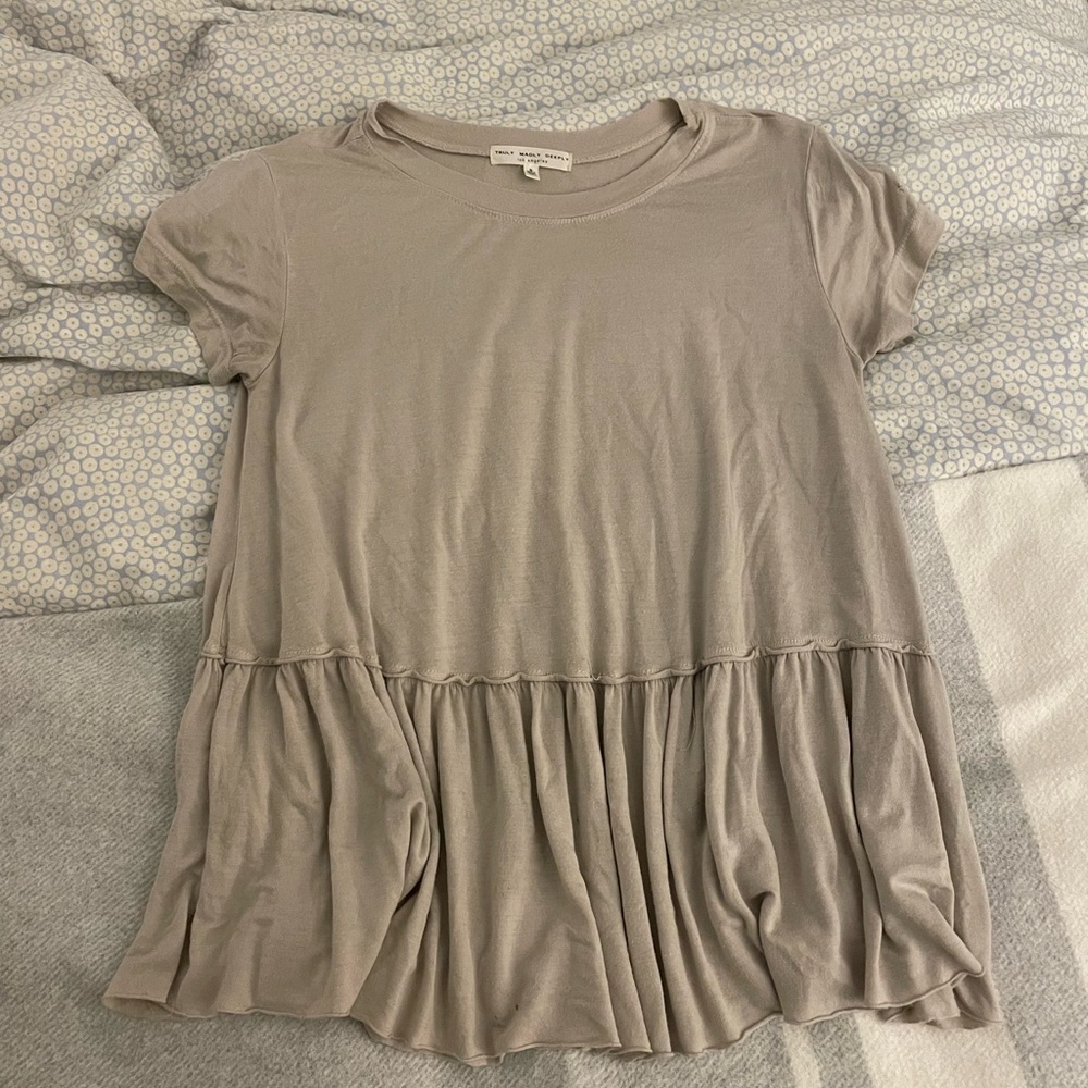 Truly Madly Deeply beige top size small